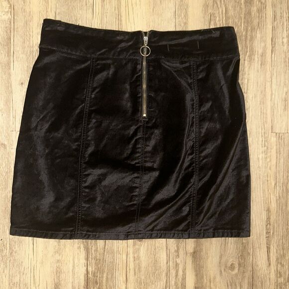 Free People Black Velvet Side Button Mini Skirt Size 29 Back Pull Zip - Picture 7 of 12